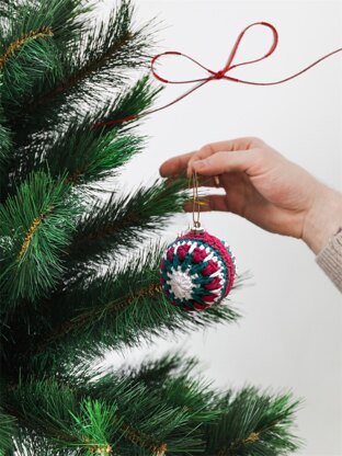 Crochet Christmas bauble