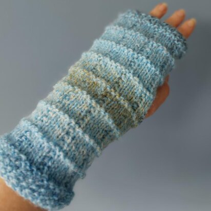 Cube Fingerless Mitts - knitting pattern