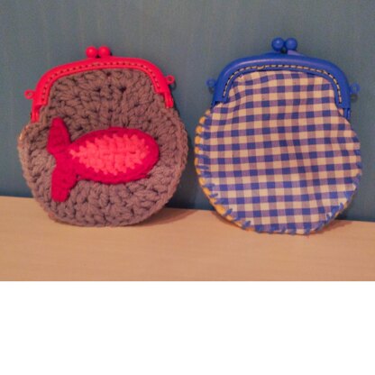 Wallet with crocheted applications (2 models)