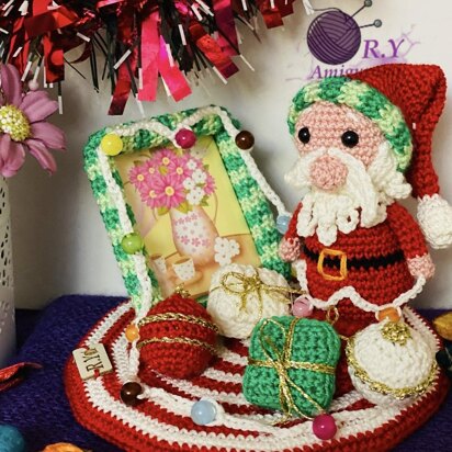 Amigurumi Christmas photo frame