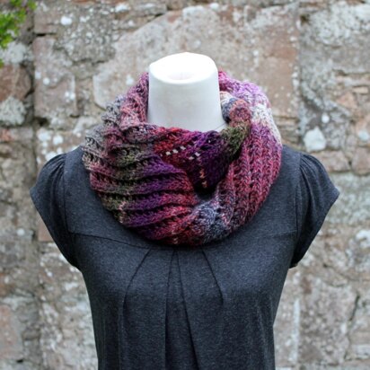 Purple haze infinity scarf - knitting pattern