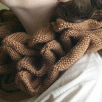 Ruffle Around Cowl