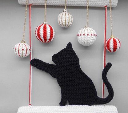 Little chubby Christmas cat - hanging decoration instead of a door wreath