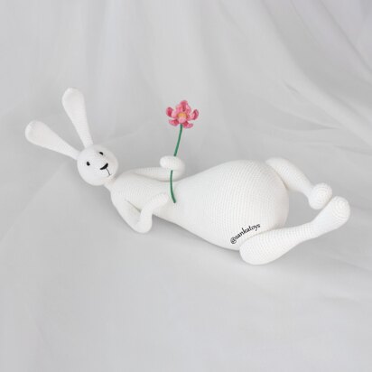 Ceramic hare with flower