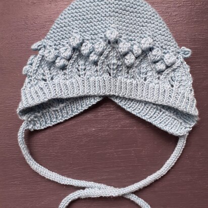 Little Leo Leaf Bonnet - knitting pattern