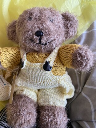 Benny teddy bear knitting pattern 19037