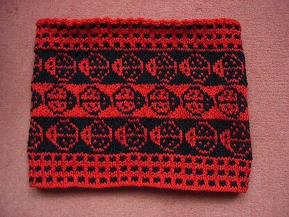 Ladybug cowl