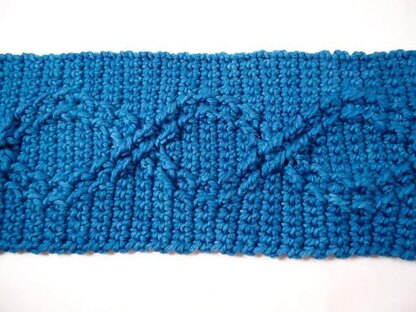 Lush Cabled Cowl