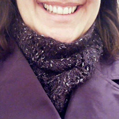 Lacy Cowl Neckwarmer