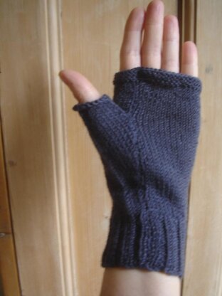 Violets fingerless gloves/mitts
