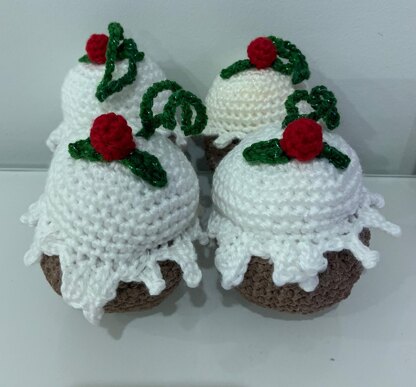 NEW Mini Crochet Kit, Christmas Pudding Bauble Kit