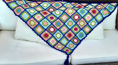 Flower Granny-Square Shawl