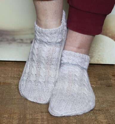 Fabled Cables socks