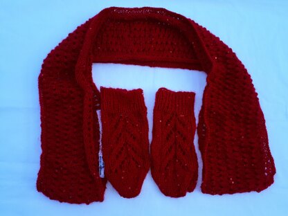 Red cowl & mitts for Aly