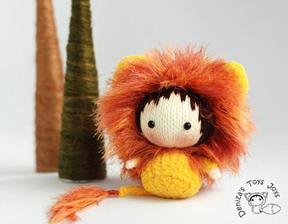 Shaggy Lion Doll. Toy from the Tanoshi series.