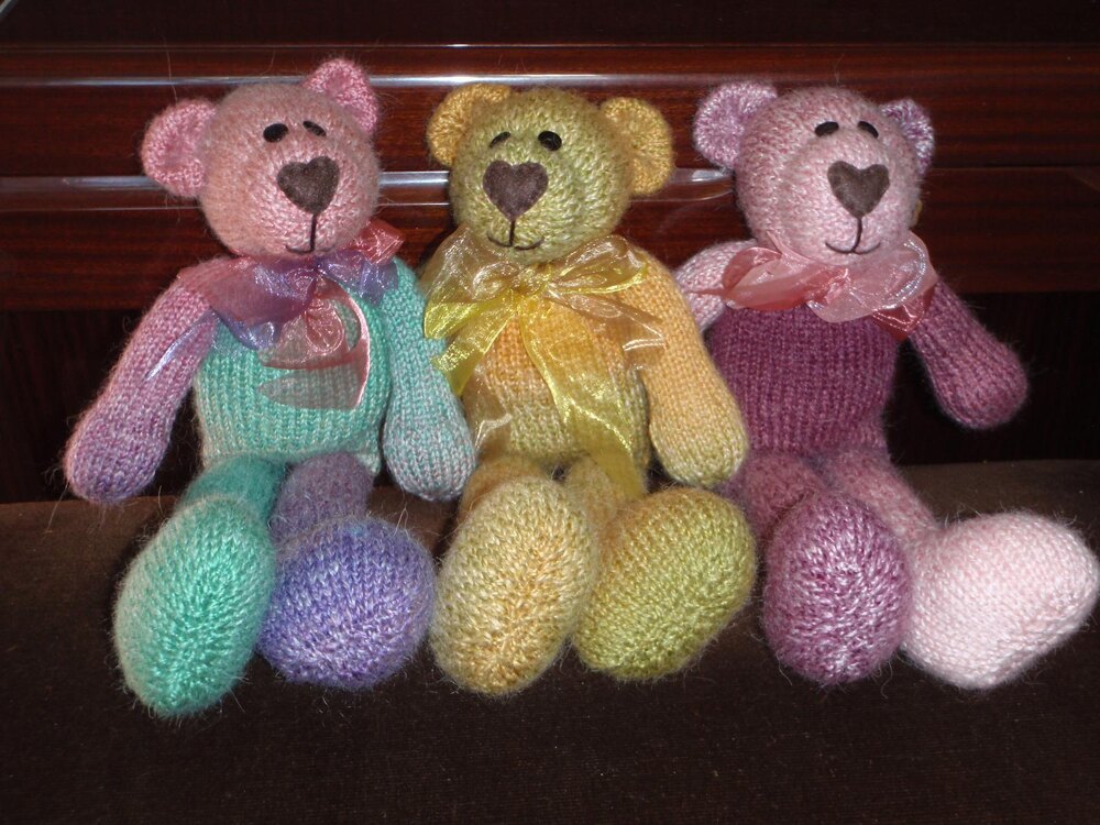 Paz a basic knitted bear Knitting pattern by Red Hen Designs