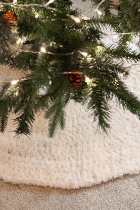 Alpine Tree Skirt