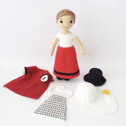 Gwen the Welsh doll - Wales Traditional Costume