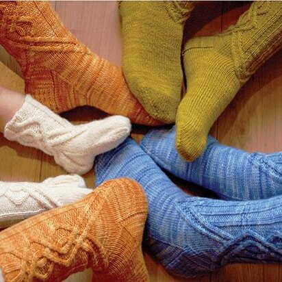 Journey Cable Socks - knitting pattern