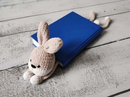 Bunny crochet bookmark