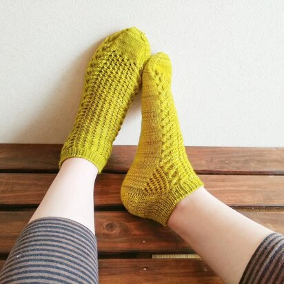 Rivulet Socks - knitting pattern
