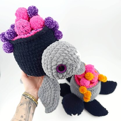 Amigurumi turtle halloween