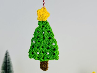 Granny square christmas tree