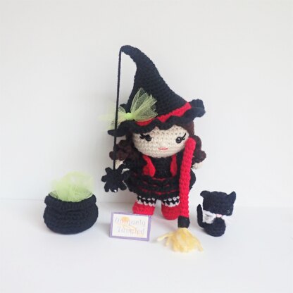 Pippa in Witch Costume