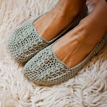 Ladies Cable Slippers