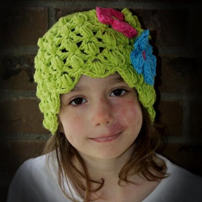 Lacy Hat with Shell Edge Pattern