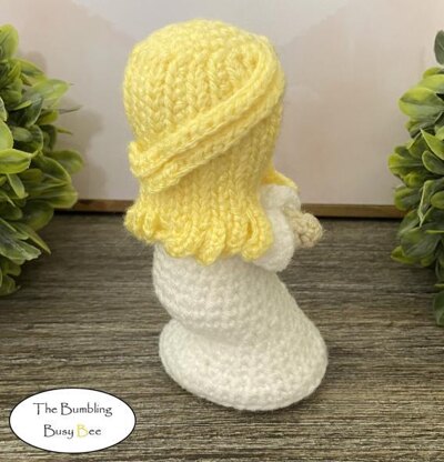 KNEELING / PRAYING FIGURE crochet pattern