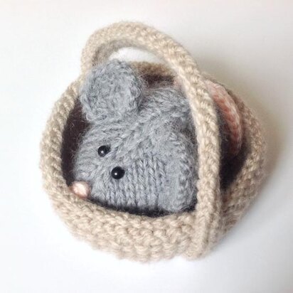 Squeaky Mouse in a Basket - knitting pattern
