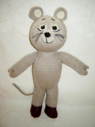 Knitting Pattern – Mouse Chef Toy  Soft Toy with Clothes and Cheese – Intermediate Level DIY Tutorial