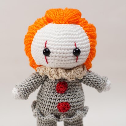 Pennywise IT clown horror amigurumi crochet