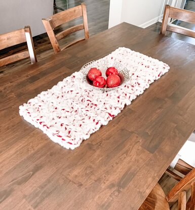 Peppermint Swirl Table Runner