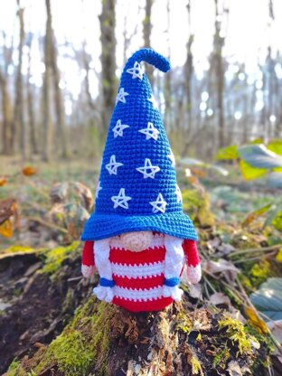 Patriotic gnome USA (girl)