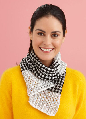 Three Color Scarf in Lion Brand Vanna's Glamour - L20505