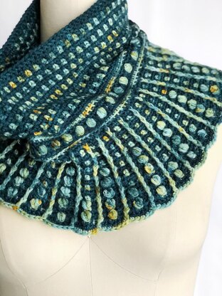 Dissent Cowl (crochet)