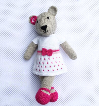 Bella teddy bear knitting pattern 19006