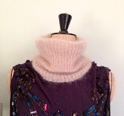 Vintage inspired Cowl and Fingerless Gloves