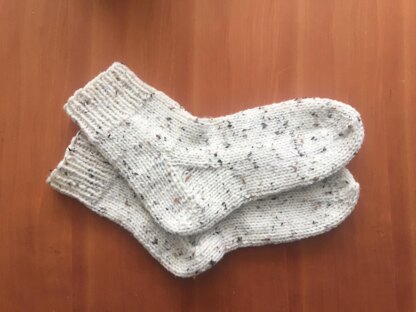 The Darling Socks Knitting Pattern