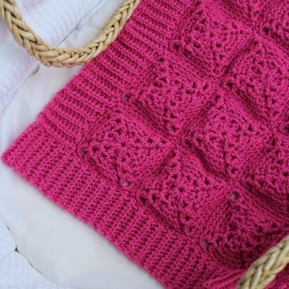 Little Kisses Cable Blanket