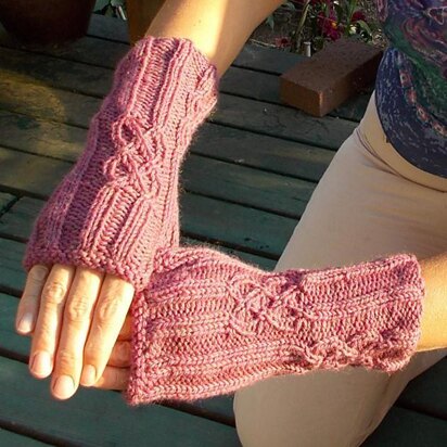 Rib & Braid Mitts - knitting pattern