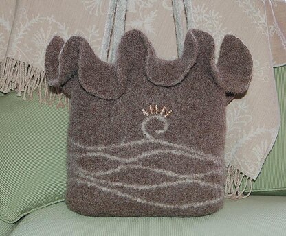 Felted Ruffle Bag to Crochet