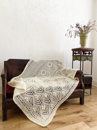 Flowery Field Blanket Knitting pattern by Loose Loop Patterns | LoveCrafts