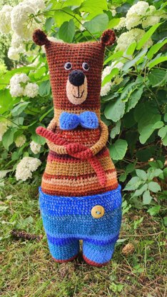 Scrap yarn Bear