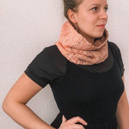 Spiraled Fade Cowl