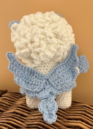 Aura – Cute Amigurumi Pattern Available in English & Portuguese