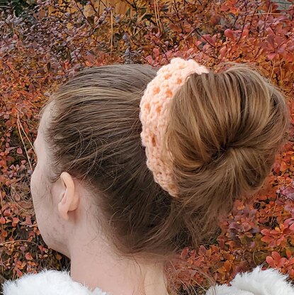 Eyelet Stitch Scrunchie Hair Tie Knitting Pattern