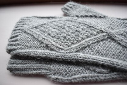 Doric Fingerless Mittens